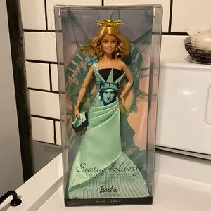 NEW. Vintage Mattel “Pink Label” Statue of Liberty, Barbie. Landmark coll…